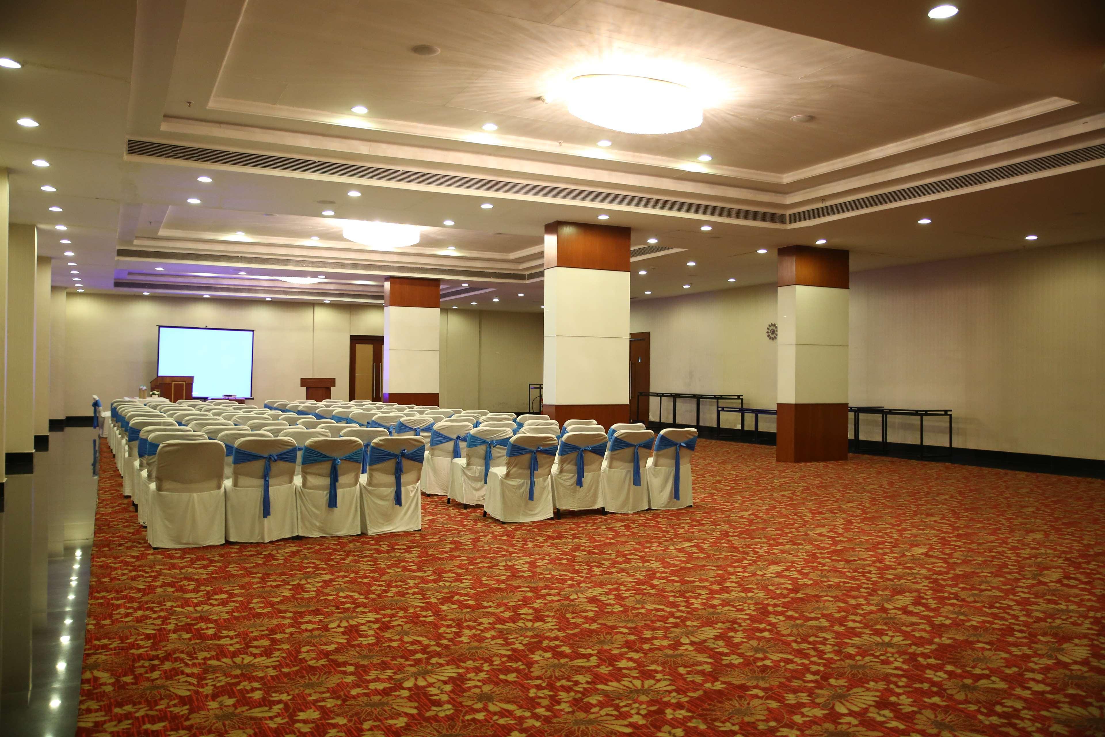 Hotel Ramada Jamshedpur Bistupur Zewnętrze zdjęcie